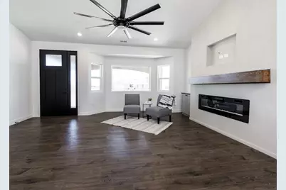 307 N Lyons Dr, Pueblo, CO 81007 - Photo 4