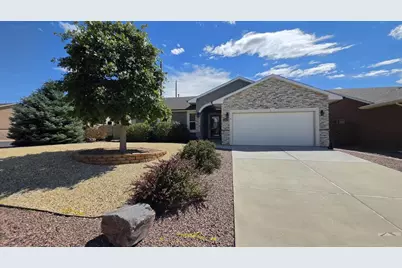 2224 Crestwood Ln, Pueblo, CO 81008 - Photo 2
