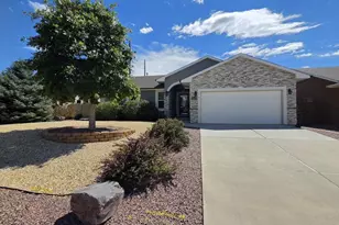 2224 Crestwood Ln, Pueblo, CO 81008 - Photo 2