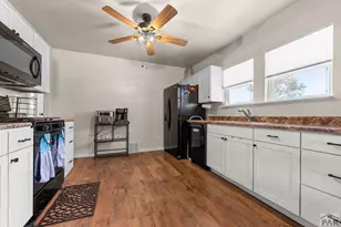 1302 E 10th St, Pueblo, CO 81001 - Photo 8