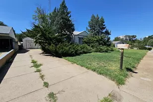28 Mayhew Dr, Lamar, CO 81052 - Photo 2