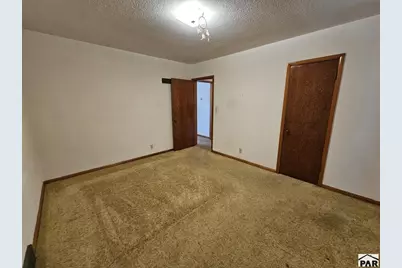 28 Mayhew Dr, Lamar, CO 81052 - Photo 8