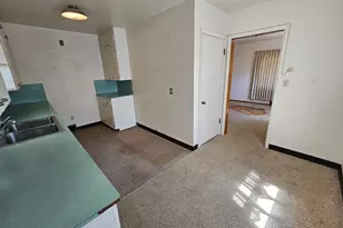 28 Mayhew Dr, Lamar, CO 81052 - Photo 14