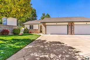 1800 Kingsroyal Blvd, Pueblo, CO 81005 - Photo 1