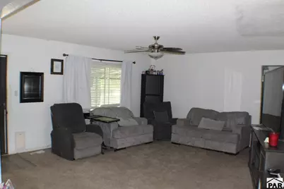 321 W Birdie Dr, Pueblo, CO 81007 - Photo 2