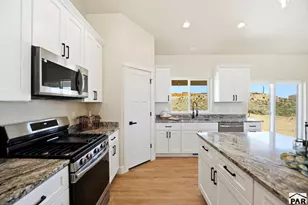1218 N Challenger Pl, Pueblo West, CO 81007 - Photo 4