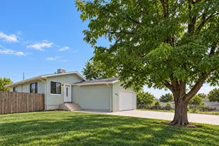 1819 W 22nd St, Pueblo, CO 81003 - Photo 2