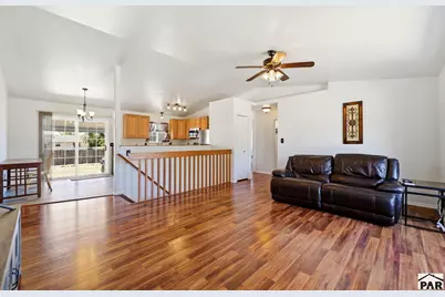 458 W Lookout Dr, Pueblo, CO 81007 - Photo 4