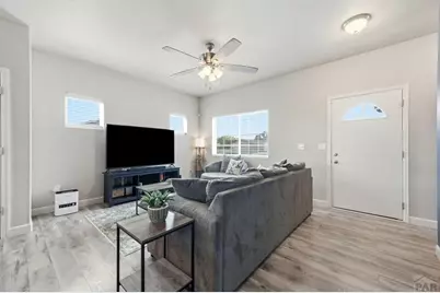 2319 W 18th St, Pueblo, CO 81003 - Photo 10