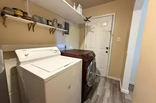 1127 W 16th St, Pueblo, CO 81003 - Photo 8