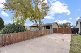 3206 Canterbury Ln, Pueblo, CO 81005 - Photo 4