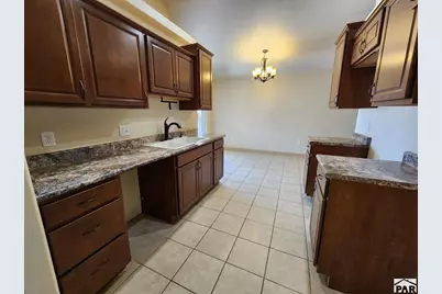 2306 Cliffmoor Ln, Pueblo, CO 81008 - Photo 4