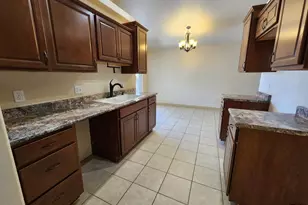 2306 Cliffmoor Ln, Pueblo, CO 81008 - Photo 4