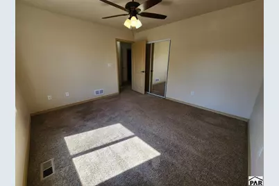 2306 Cliffmoor Ln, Pueblo, CO 81008 - Photo 8
