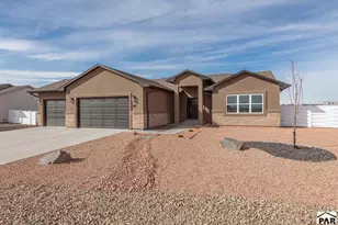787 N Edgewater Dr, Pueblo West, CO 81007 - Photo 2