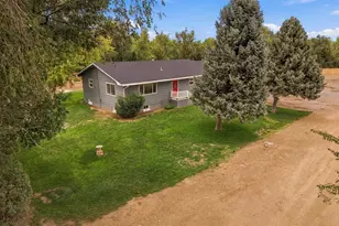 2051 Oriole Rd, Pueblo, CO 81006 - Photo 32