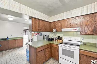 411 Kenwood Dr, Pueblo, CO 81004 - Photo 8