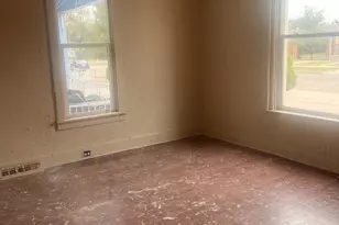 1237 E Abriendo Ave, Pueblo, CO 81004 - Photo 4