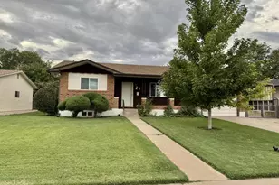 29 Loyola Ln, Pueblo, CO 81005 - Photo 1