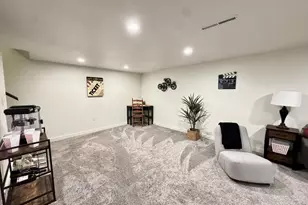 29 Loyola Ln, Pueblo, CO 81005 - Photo 4