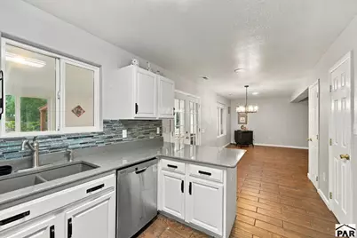 5307 Manor Ridge Dr, Pueblo, CO 81005 - Photo 4