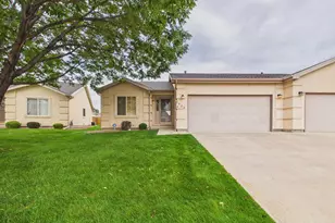 2025 Kingsroyal Blvd, Pueblo, CO 81005 - Photo 2