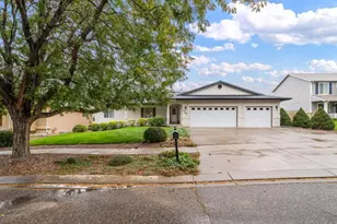 3220 Petalina Ct, Pueblo, CO 81005 - Photo 2