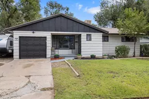 18 Dundee Ln, Pueblo, CO 81001 - Photo 2