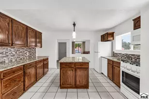 2704 E 9th St, Pueblo, CO 81001 - Photo 12