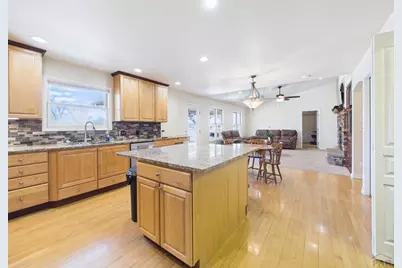 1079 Lynn Dr, Pueblo, CO 81006 - Photo 12