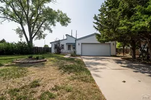 14 Crested Hill Ct, Pueblo, CO 81008 - Photo 2