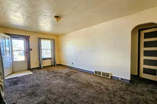 1810 E 10th St, Pueblo, CO 81001 - Photo 2