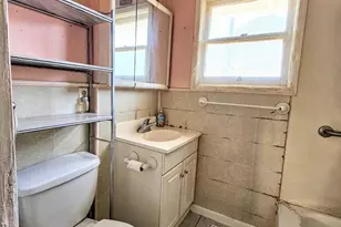 1810 E 10th St, Pueblo, CO 81001 - Photo 10