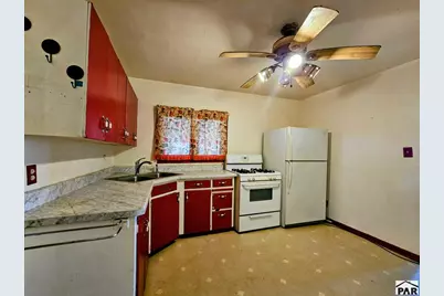 1810 E 10th St, Pueblo, CO 81001 - Photo 6