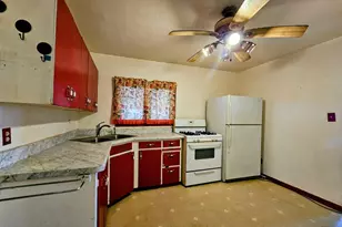 1810 E 10th St, Pueblo, CO 81001 - Photo 6