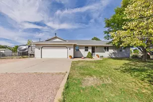 833 E Hayden Dr, Pueblo West, CO 81007 - Photo 2