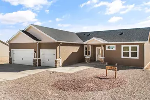 824 E Loma Dr, Pueblo West, CO 81007 - Photo 2