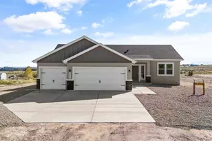 832 E Loma Dr, Pueblo West, CO 81007 - Photo 1