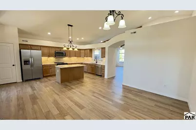805 Thorncrest Dr, Pueblo, CO 81005 - Photo 8