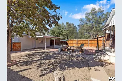 2037 Cedar St, Pueblo, CO 81004 - Photo 10