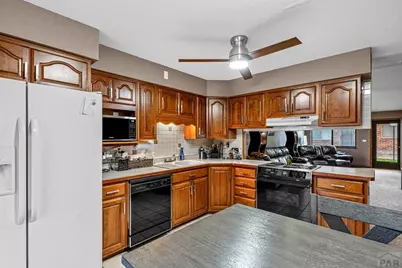 2106 Chautard Dr #B, Pueblo, CO 81005 - Photo 10