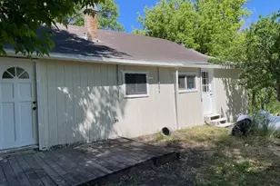 213 Willow St, Loyalton, CA 96118 - Photo 2