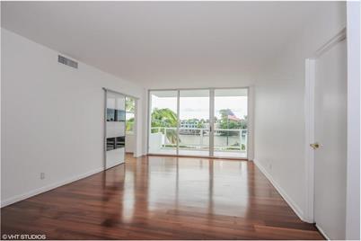 5700 Collins Ave #3H - Photo 1