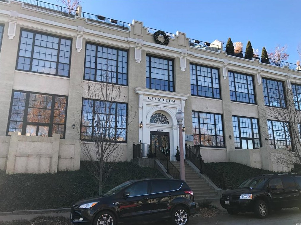 4200 Laclede Ave #107, Saint Louis, MO 63108