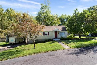 2950 Broadview Avenue - Photo 1