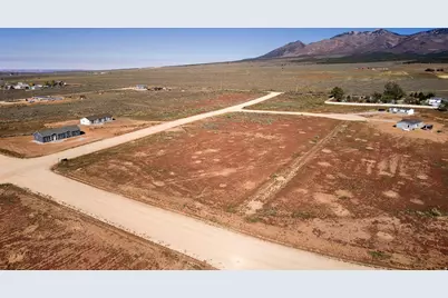 16 Dean Ct #6, La Sal, UT 84530 - Photo 2