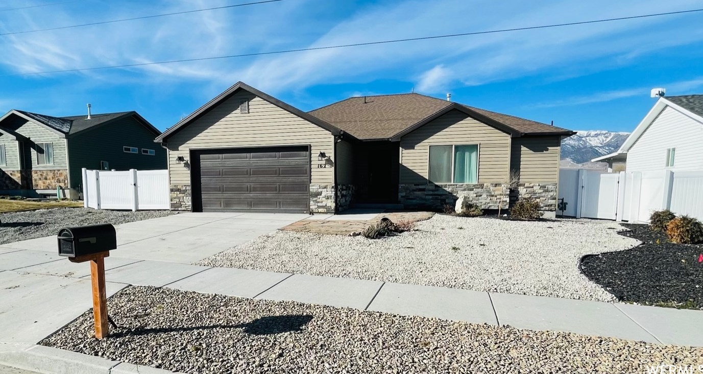 162 West St, Grantsville, UT 84029-9617