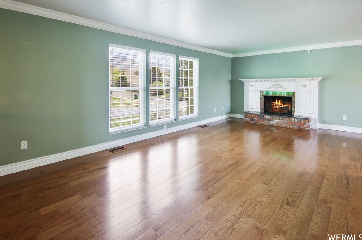 1043 Ash Dr, Layton, UT 84040-2944