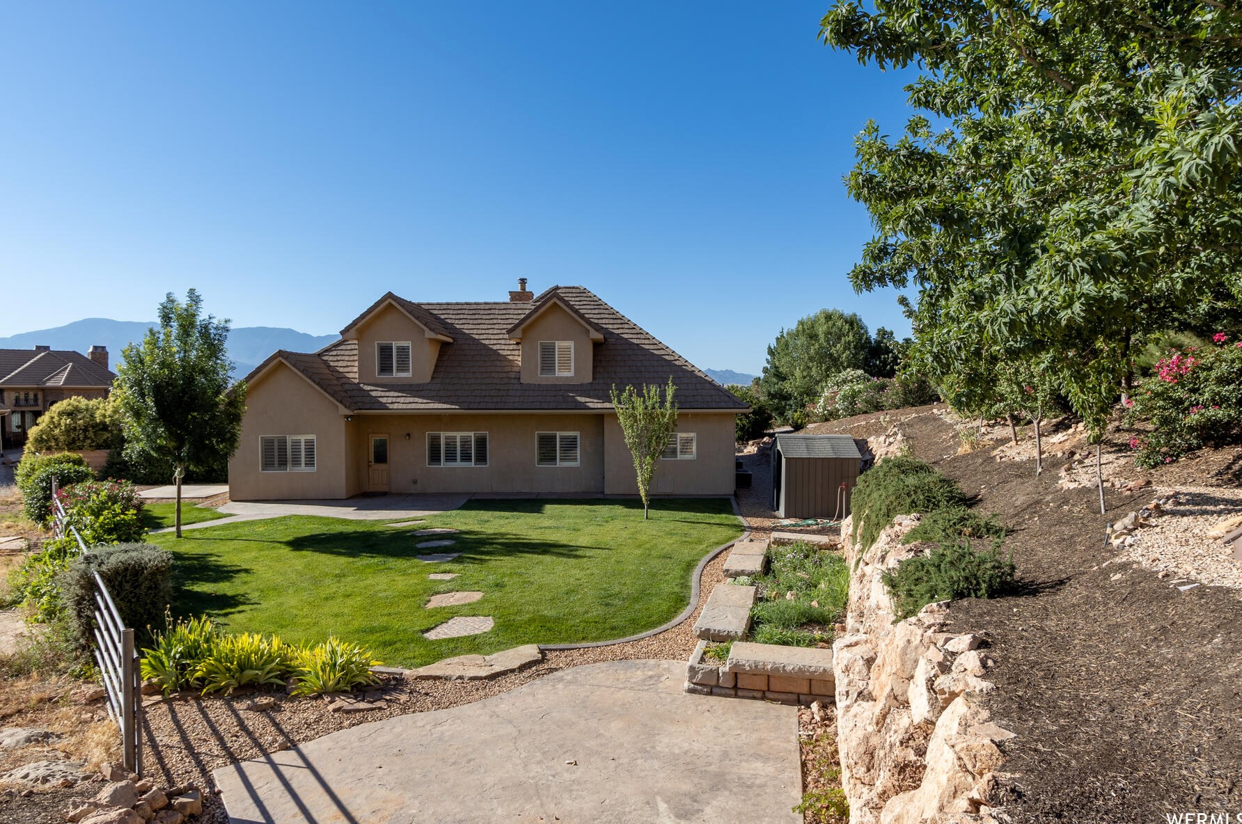 2153 Angell Heights Dr, Apple Valley, UT 84737