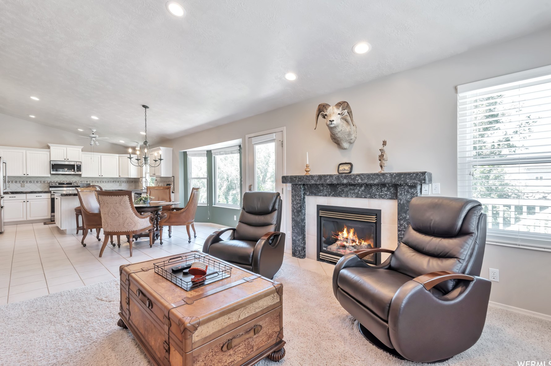 1214 Jordan Riv Dr, Riverton UT 84095-8250 exterior